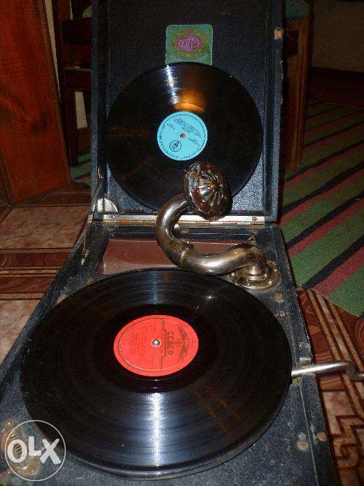 Патефон старинный