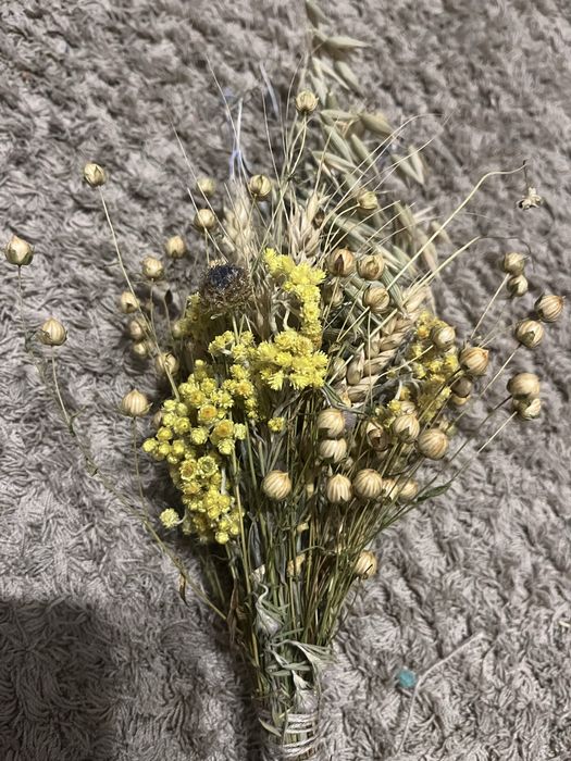 Букетики з пшениці,льону,вівса ,лікарських  трав,сухоцвітів