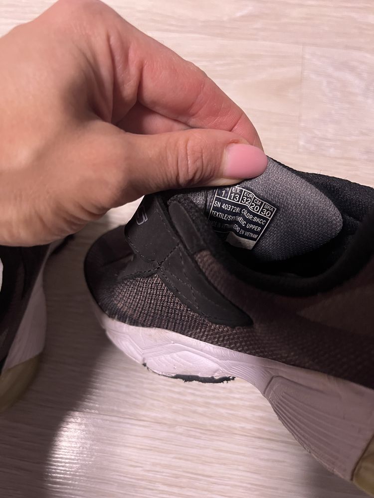 Кросівки skechers 20 см 32 чорні в школу шкільні на лінійку