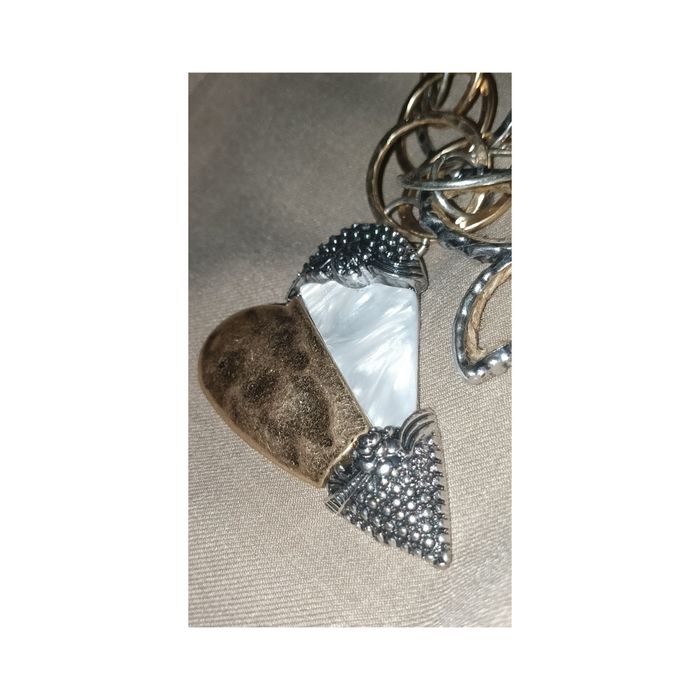 Masuwna metalowa kolia