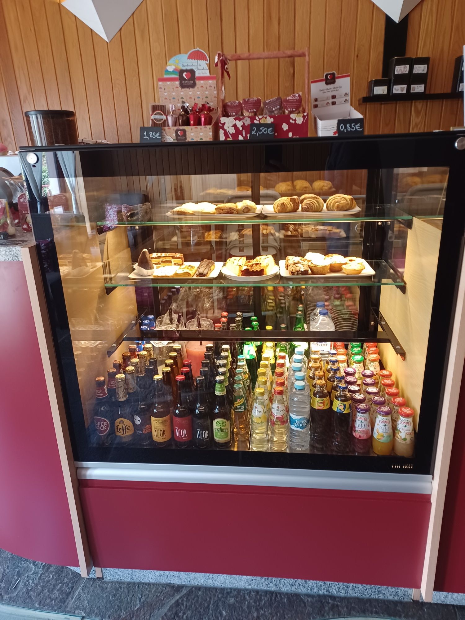 Balcão/bancada de frio, por módulos e vitrine expositora