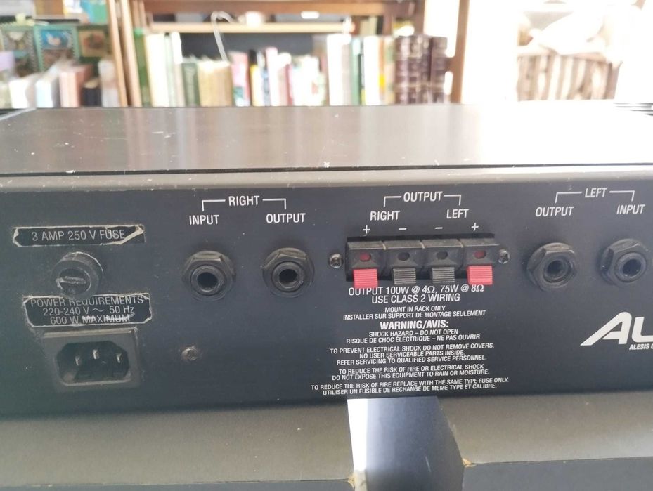 Alesis Monitor One e RA100