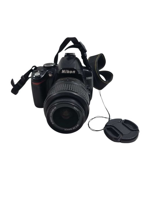 Aparat Nikon D3000 + Obiektyw Nikkor 18-55 mm