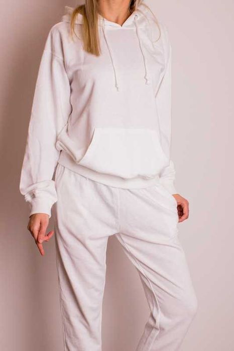 Biały komplet dresowy