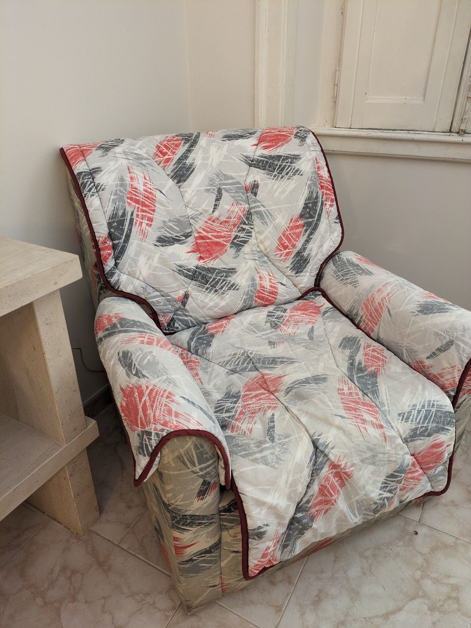 Sofá cama e 2 mapples