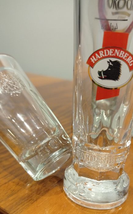 Kolekcja szklanek do piwa i alkoholi