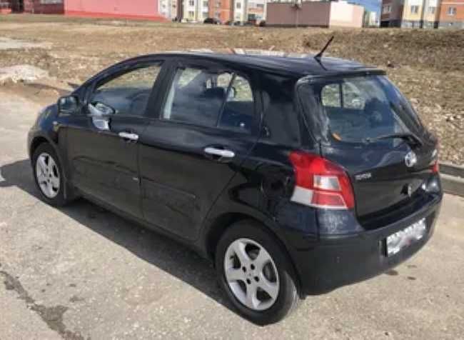 Ветровики вставные Toyota Yaris 2006-2011 новые моделные Heko Team 4шт