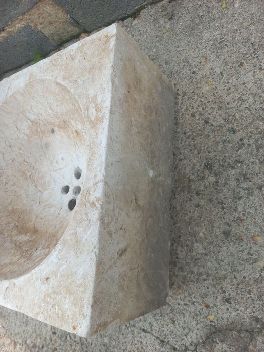 Pia em pedra lioz antiga