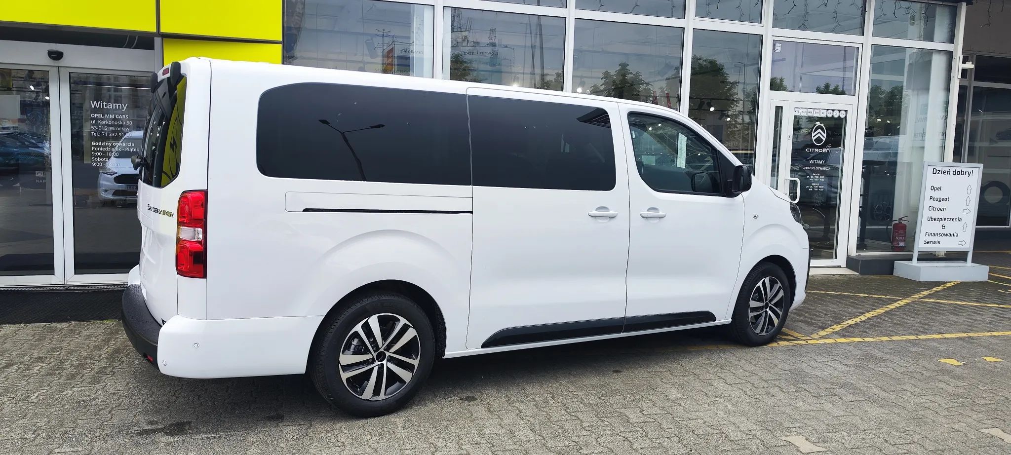 Peugeot Traveller Business long diesel automat 8 miejsc.