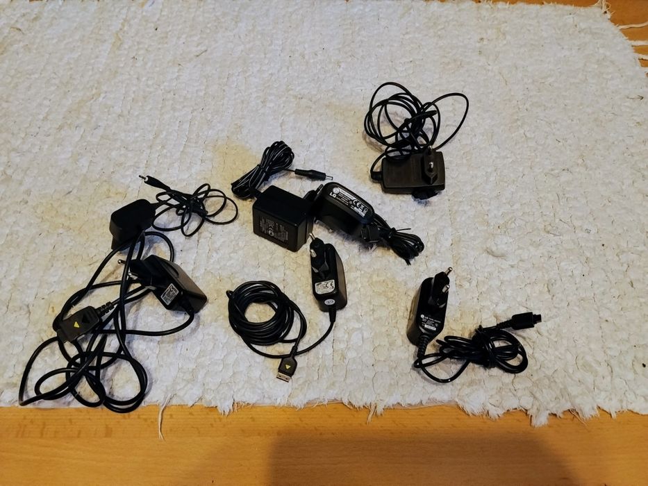 Unikat stare modele ładowarek do telefonów