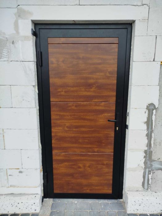 Brama segmentowa garażowa przemysłowa ciepła bramy garażowe BIŁGORAJ