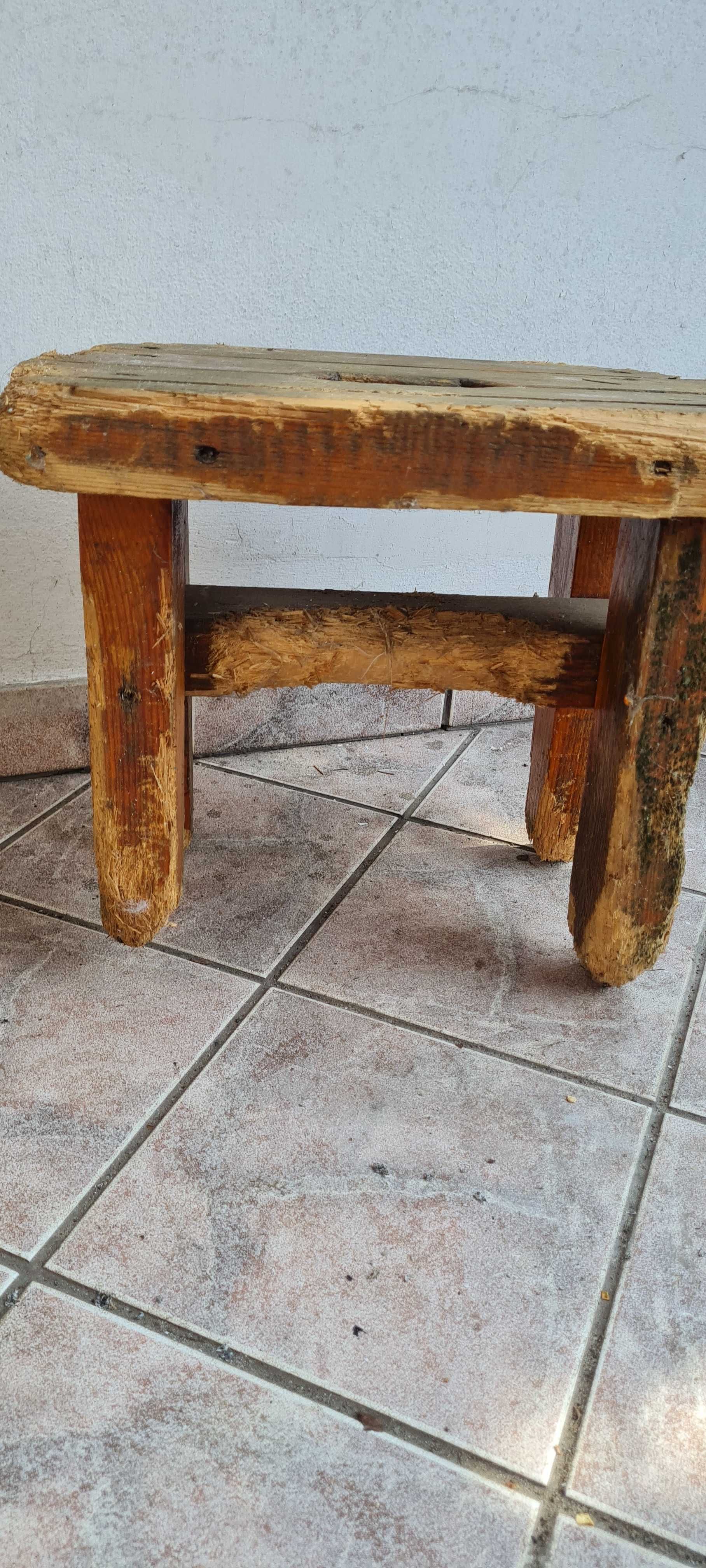 Stare krzesełko , taboret, ryczka, do ozdoby