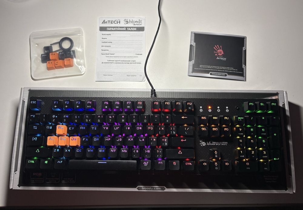 Клавіатура Bloody b810r