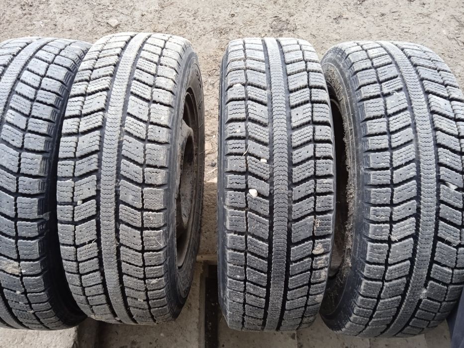 Продам шини зимові