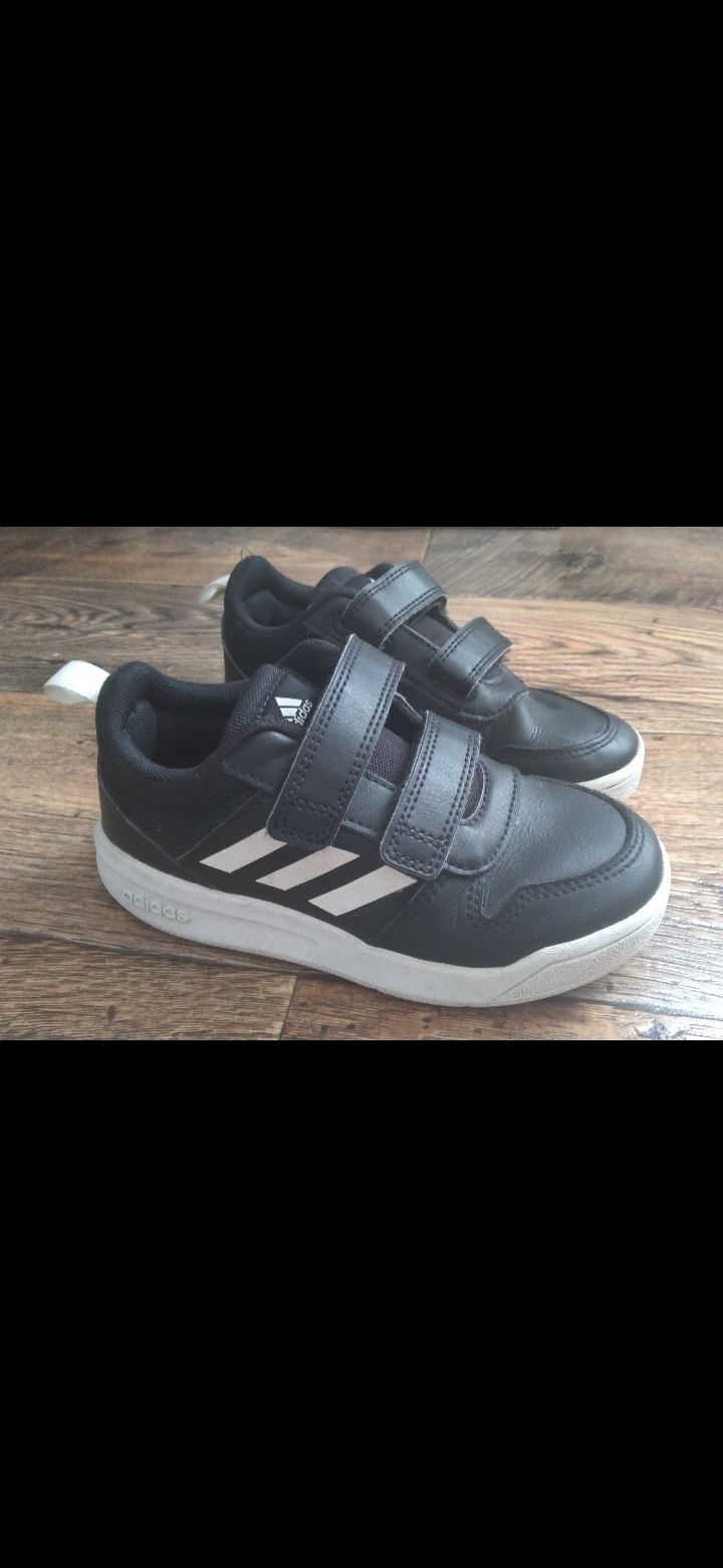 Czarne buty adidas chłopięce jak nowe! Rozmiar 33