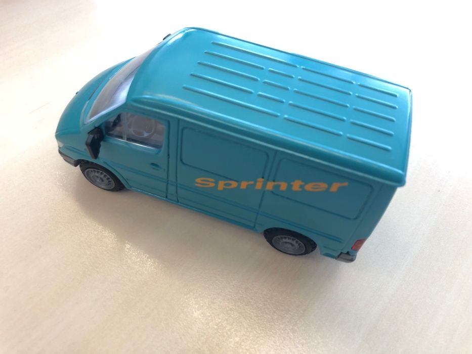 Miniatura furgão Mercedes-Benz Sprinter NZG 1:43