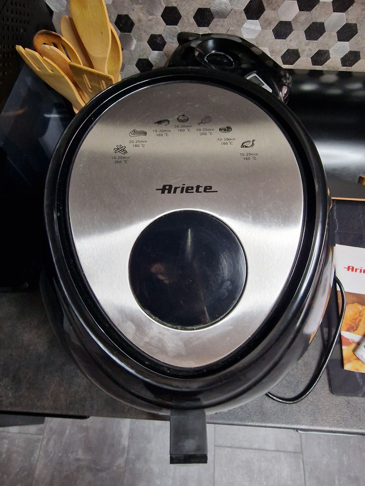 Frytkownica beztłuszczowa firmy Ariete Air Fryer XXL o pojemności 7l