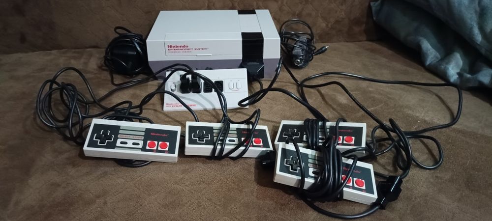 Ігрова приставка Nintendo NESE 001 оригінал
