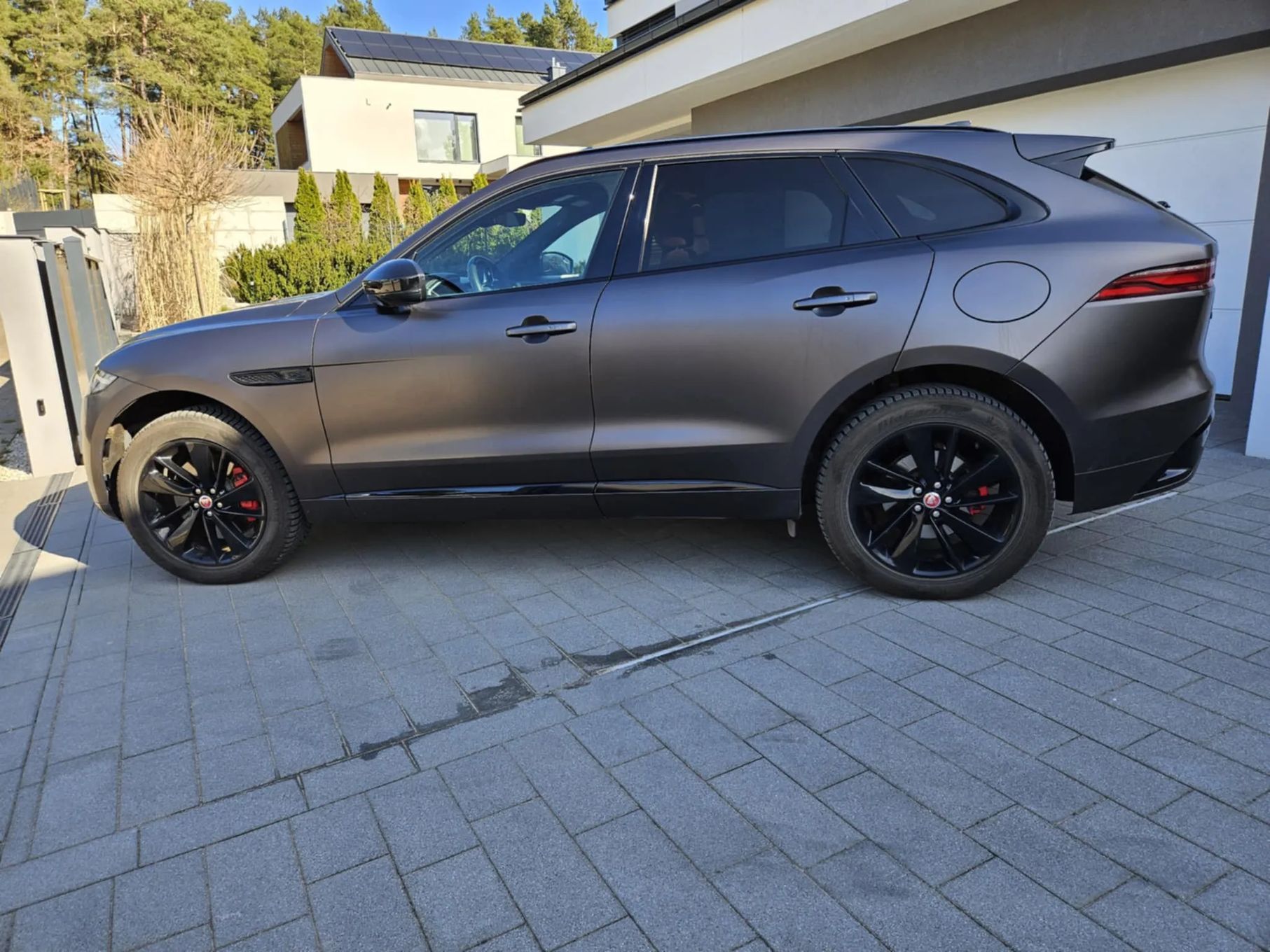 Jaguar F-Pace Jaguar F-Pace P400e AWD R-Dynamic Black | 404 KM | PHEV | VAT 23%