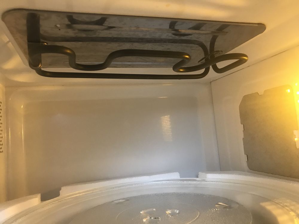 Mikrofalówka Whirpool MWP 304M jak nowa 30l pojemnosci moc 1400W