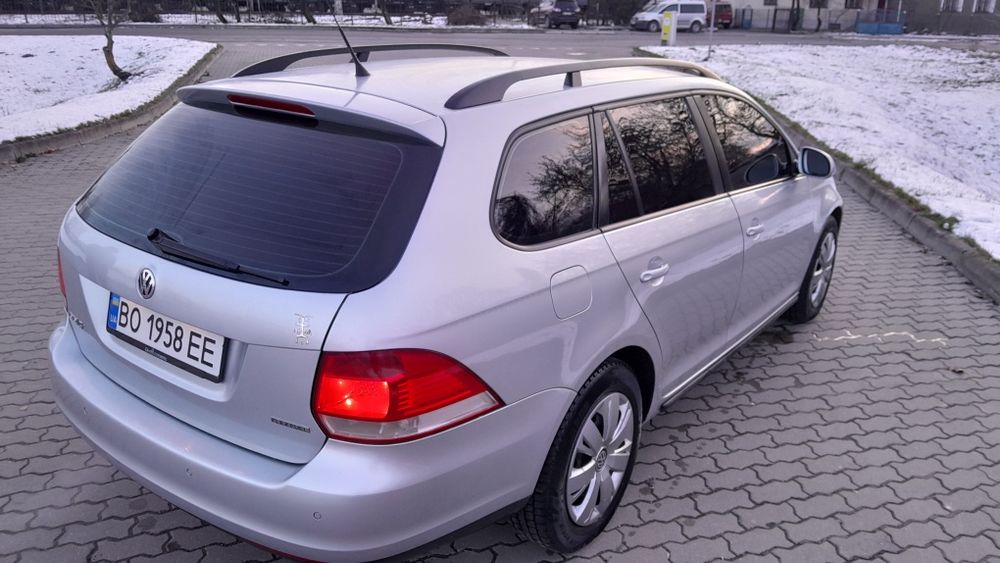 Автомобіль Volkswagen GOLF 1.6 MPI