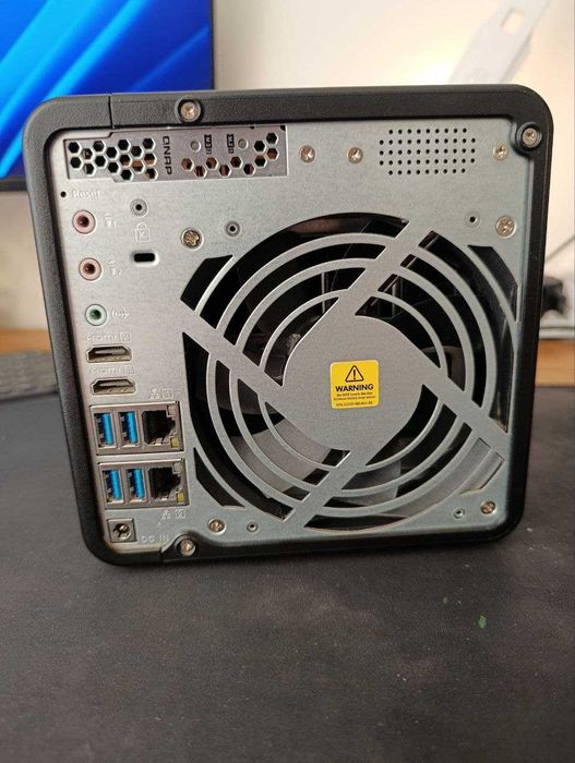 QNAP NAS TS-453Be 16Gb +  Адаптер  QM2-2P-244A для nvme кеша б/у