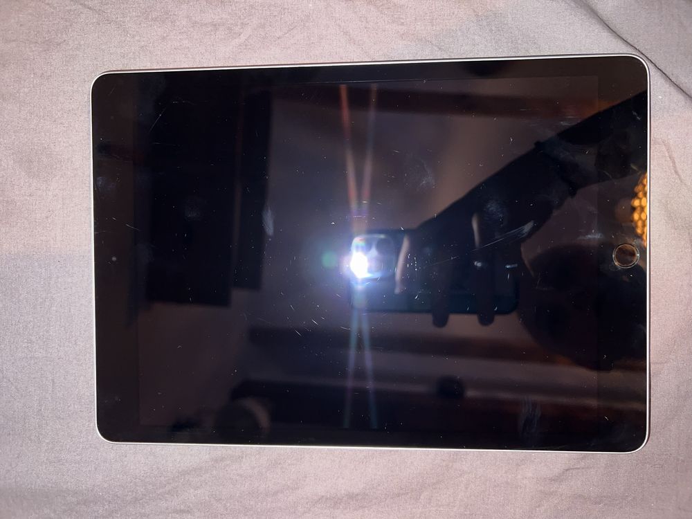 APPLE iPad 9 generacji 10.2 64GB