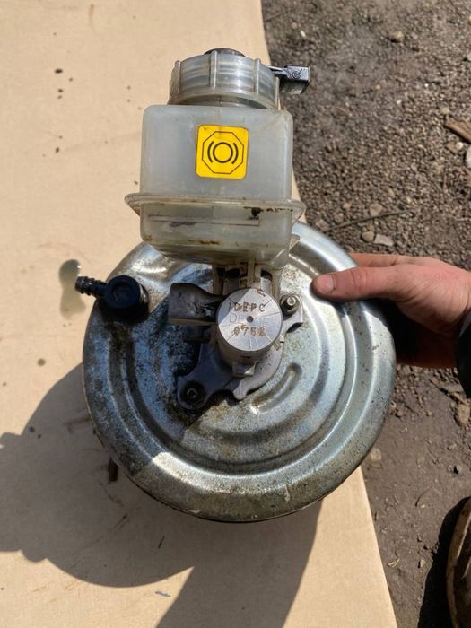 Вакуумний підсилювач гальм з гтц Калина Ваз ОРИГІНАЛ Справний свіжий