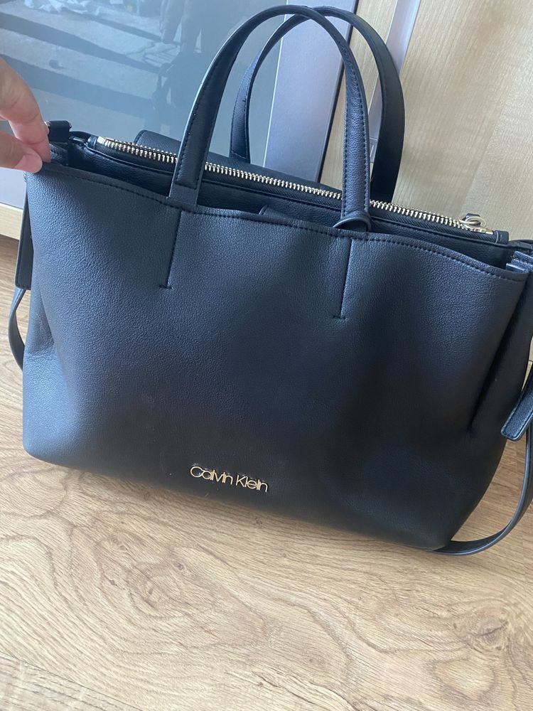 Piękna torba Calvin Klein z paskiem