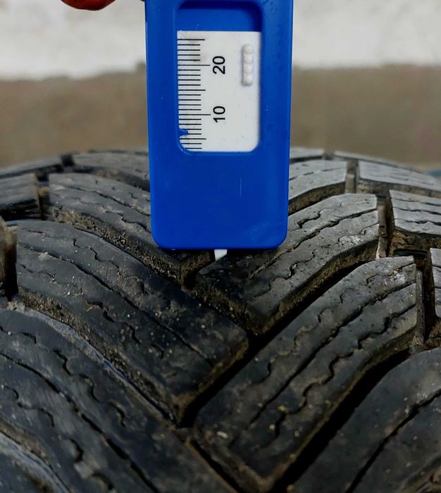 Sprzedam oponę zimową Michelin Alpin 6 205/55R16 91H