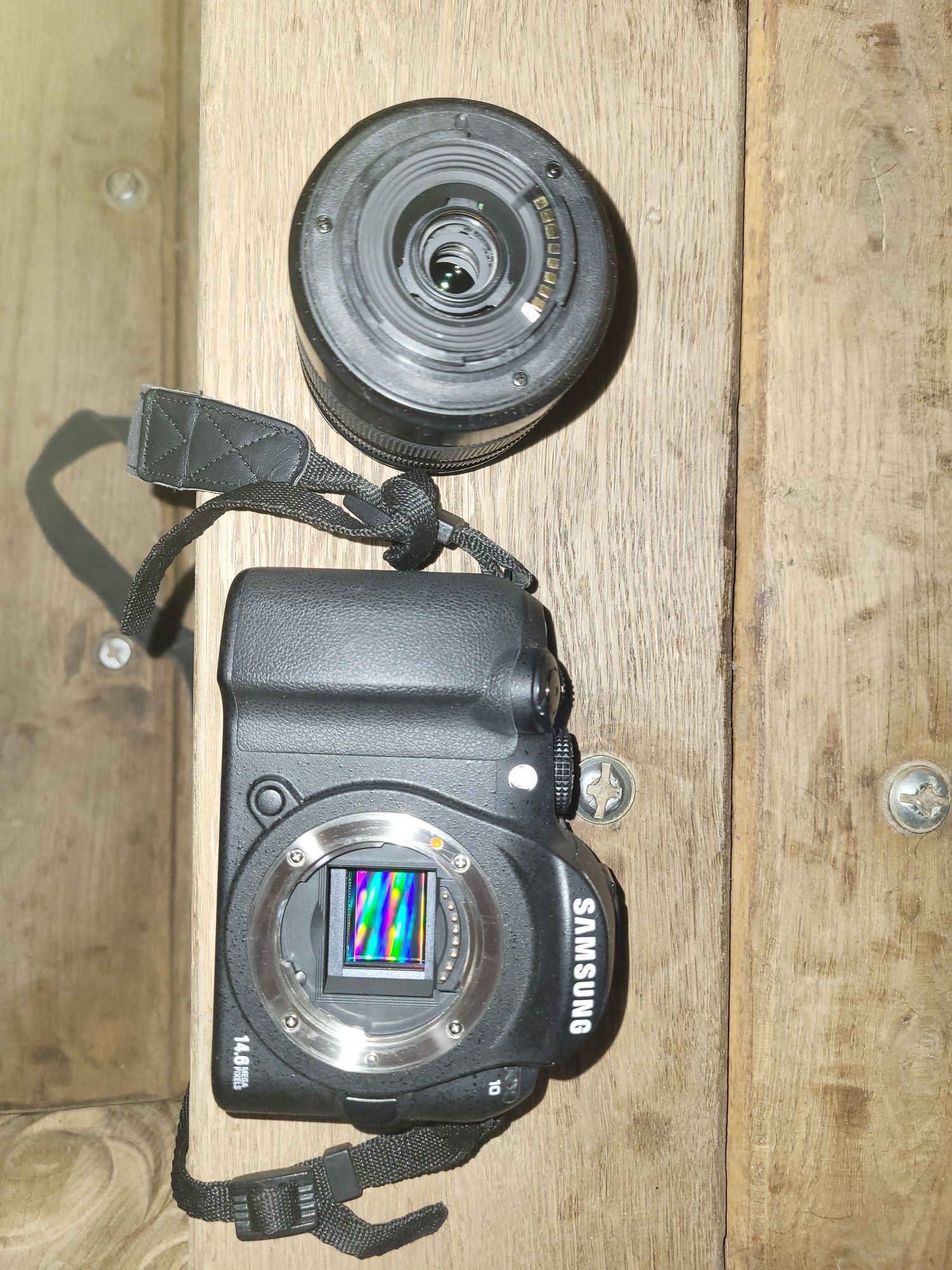 Фотоапарат Samsung NX10.