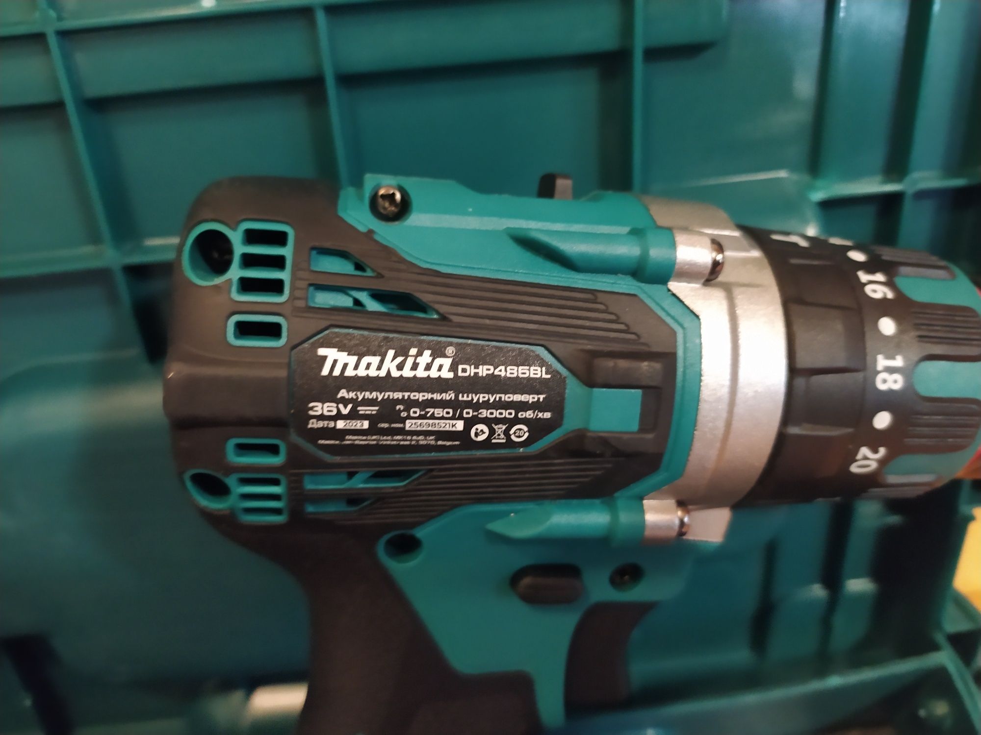 Шуруповерт MAkita