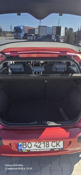 Автомобіль пежо 307