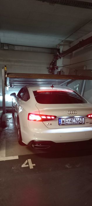 Podnośnik parkingowy samochodowy