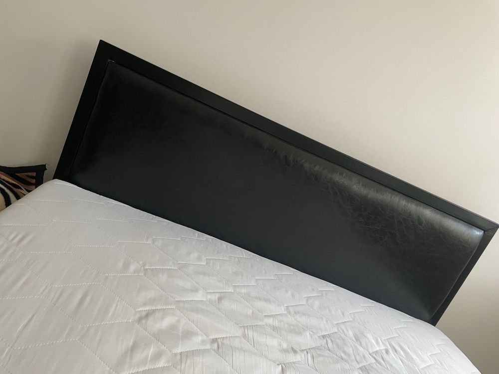 Łóżko sypialniane z materacem 140/200