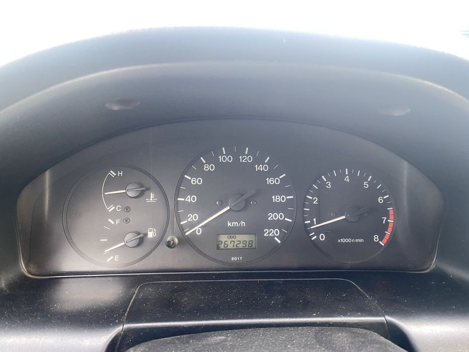 Мазда 323/ 1.5/акпп/1998