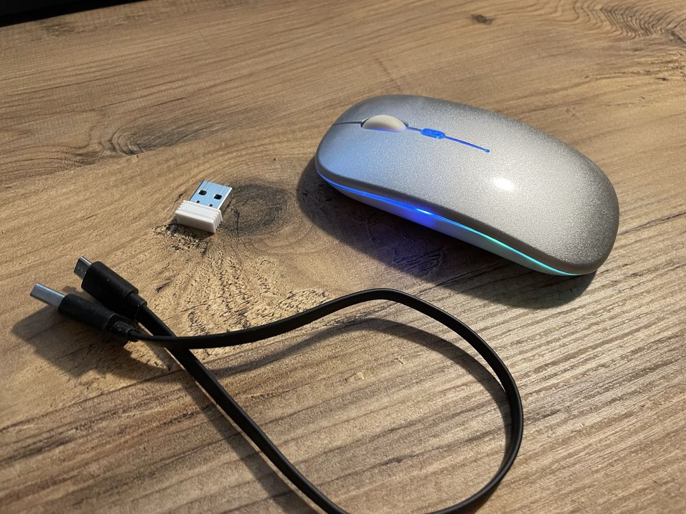 Myszka Bezprzewodowa z Podświetleniem LED – Srebrna