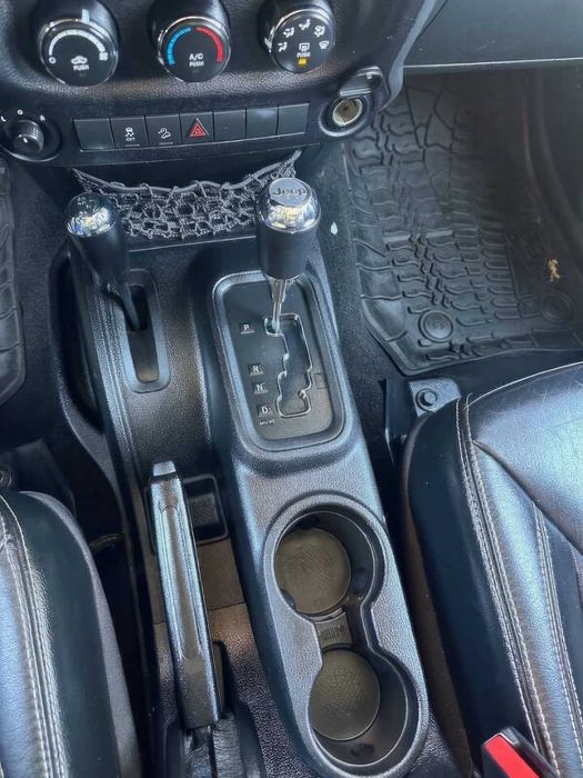Jeep Wrangler Unlimited Freedom Edition      2014