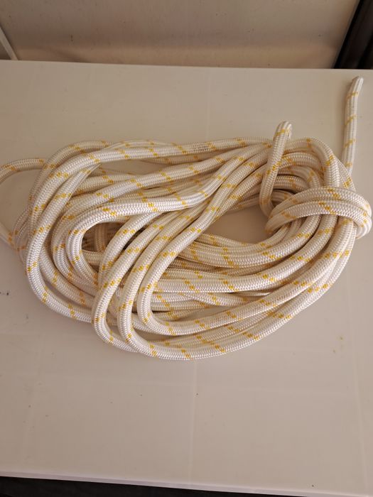 Corda resistente para colocação de cama de jardim