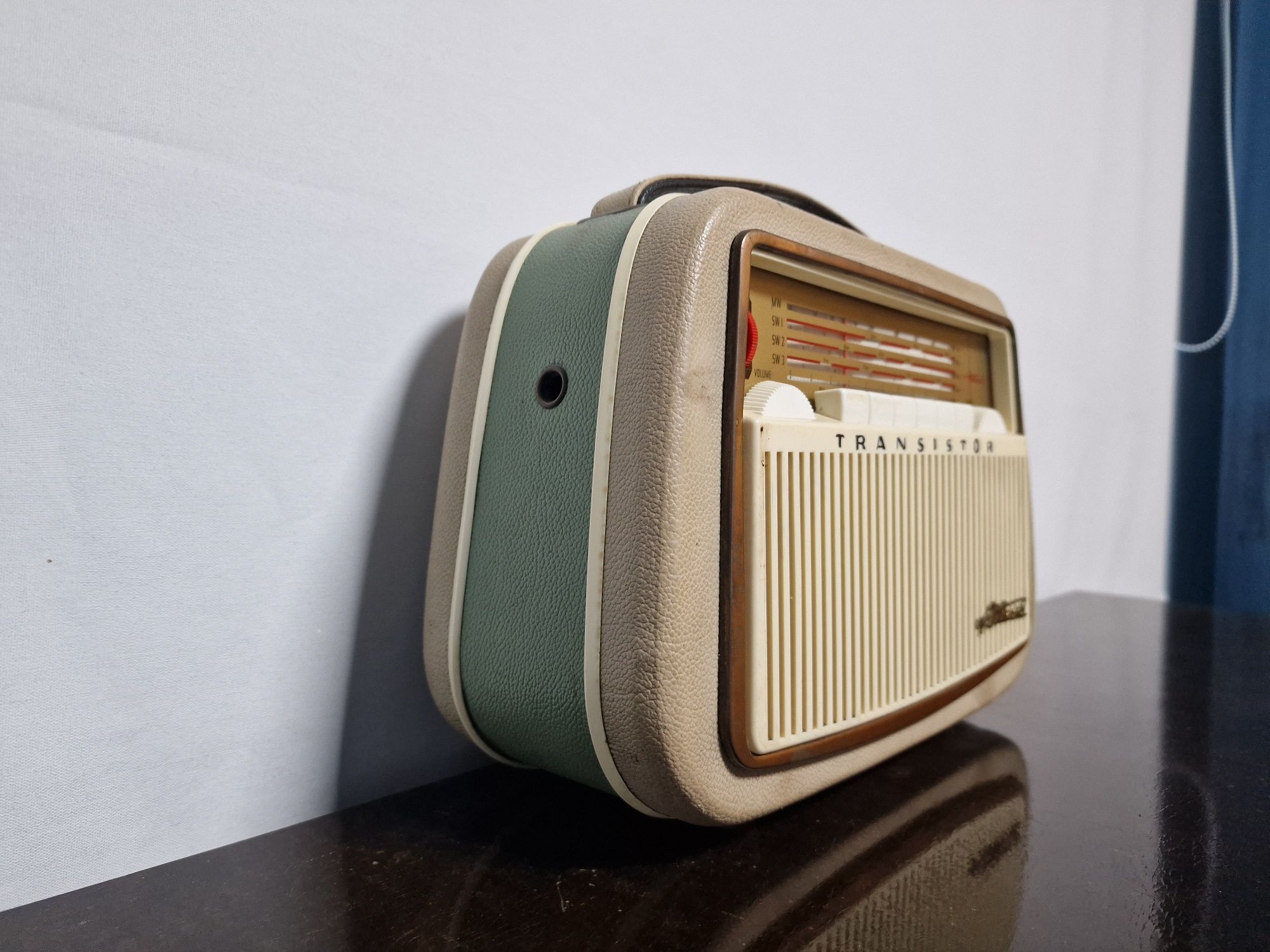 Rádio antigo reparado Akkord