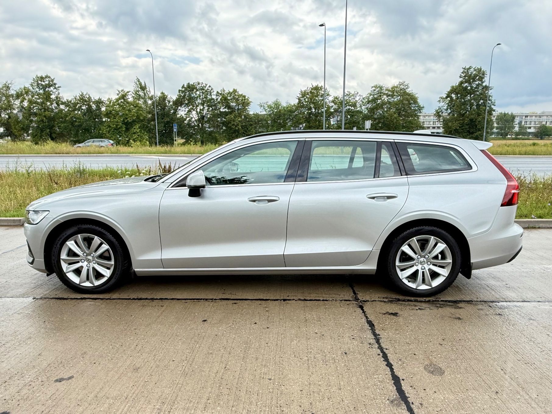 Volvo V60 B3 Momentum Pro 2021