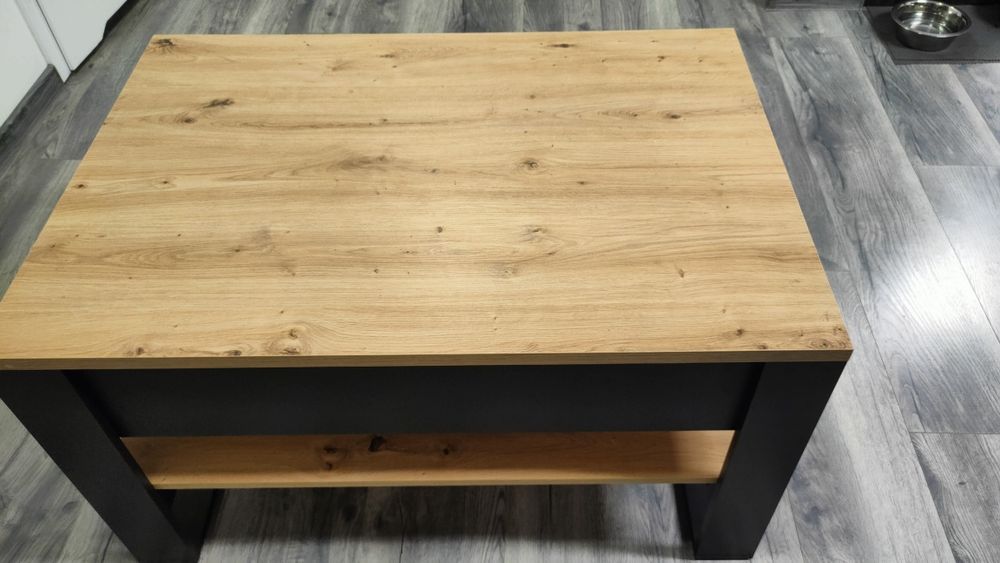 Drewniany stół do salonu ( płyta MDF)