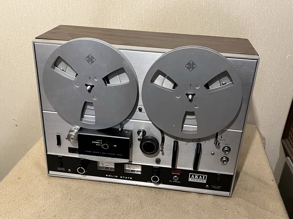 Катушечный магнитофон-приставка AKAI 4000 D (3 HEAD)