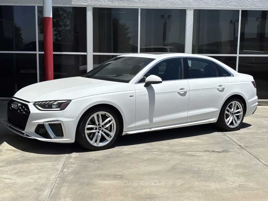 Audi A4      2023