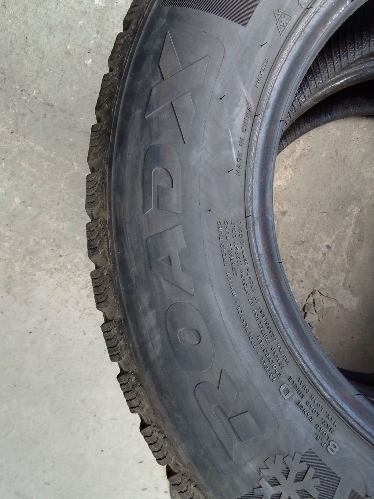2 Opony zimowe 235/65r16C ROADX 2024r