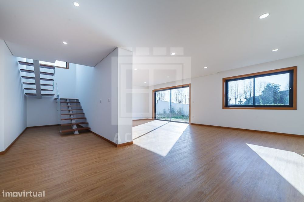 Moradia Nova T3+1 Isolada em Santa Maria da Feira