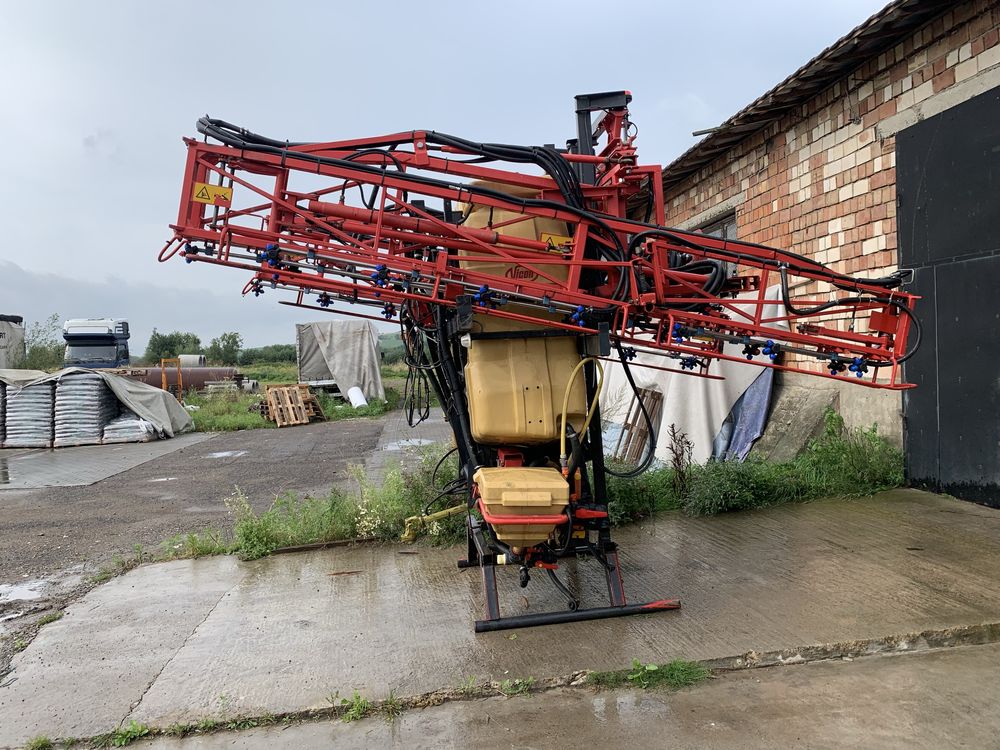 Обприскувач навісний гідравлічний