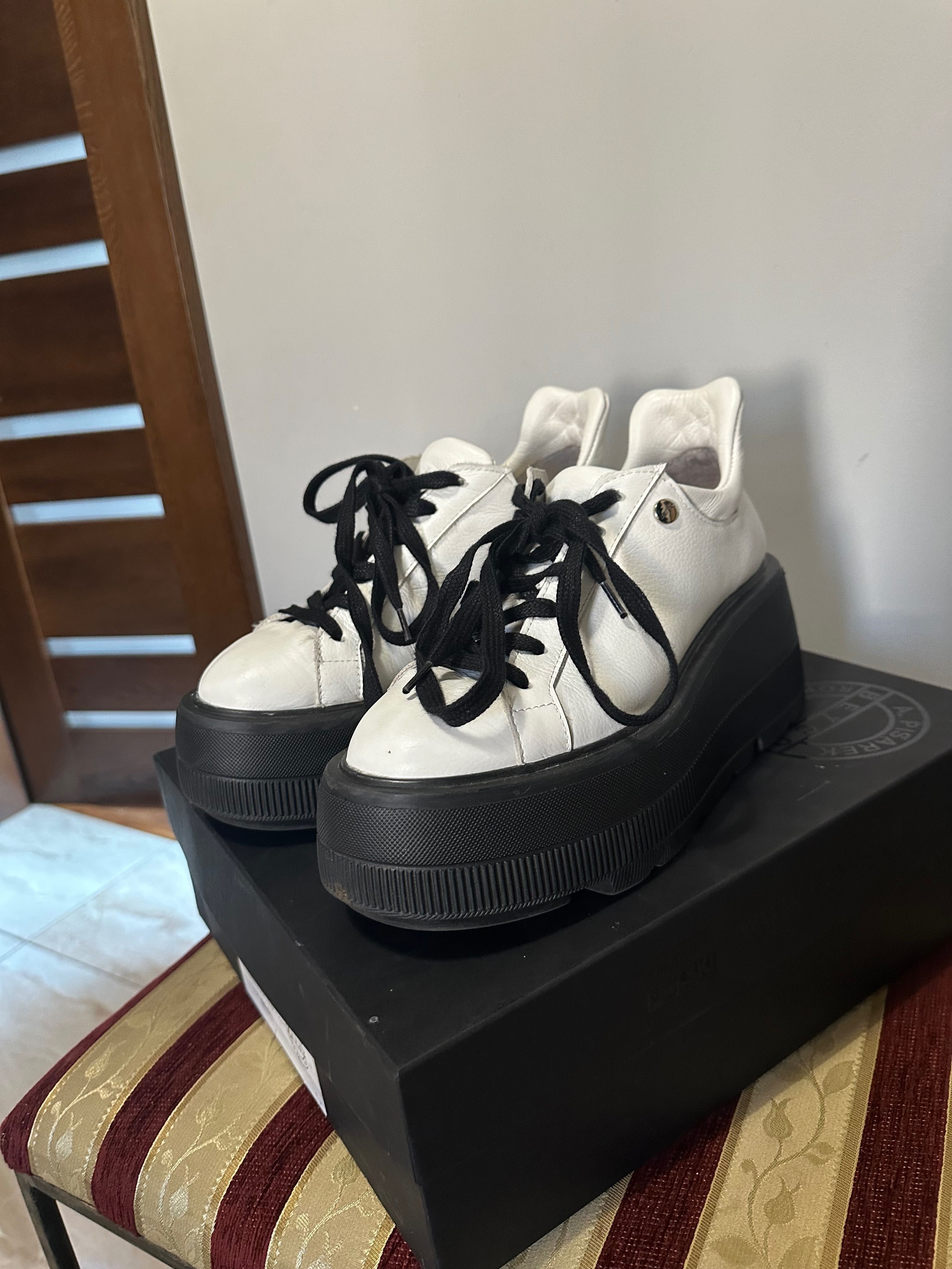 Sprzedam buty skórzane Beyco