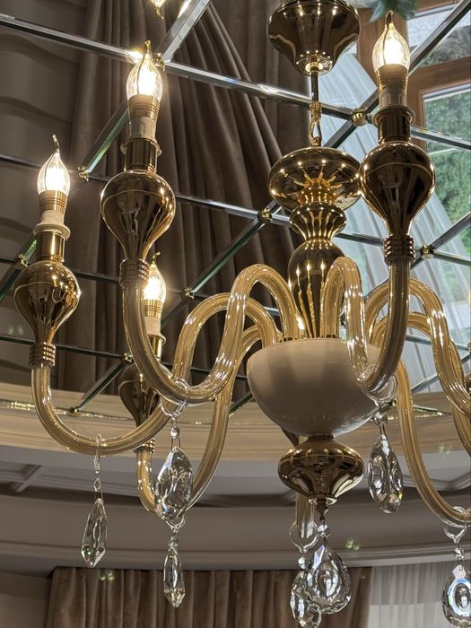 Люстра в класичному стилі