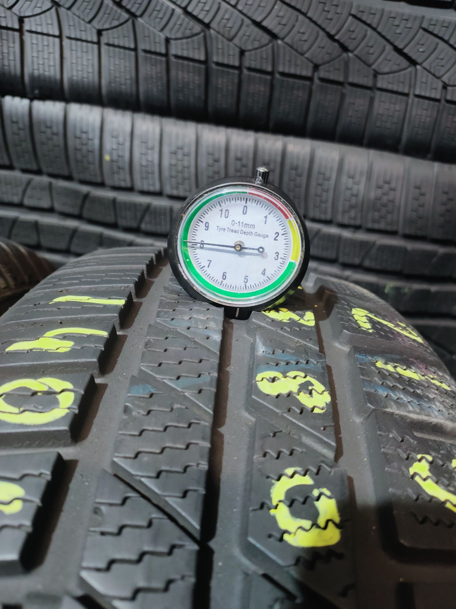 215/65R16 Continental CrossContact 2013r 8mm